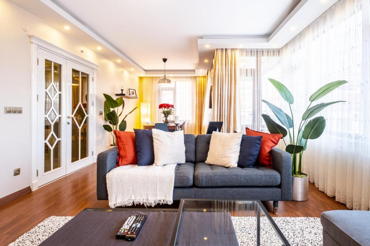 Captivating Flat With Balcony Near Besiktas Pier Lejlighed Istanbul Eksteriør billede